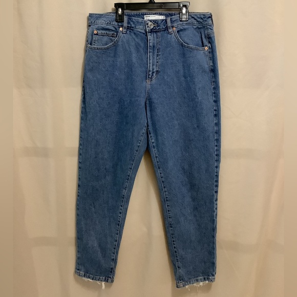 Garage Mom jeans with distressed hems - Picture 1 of 10